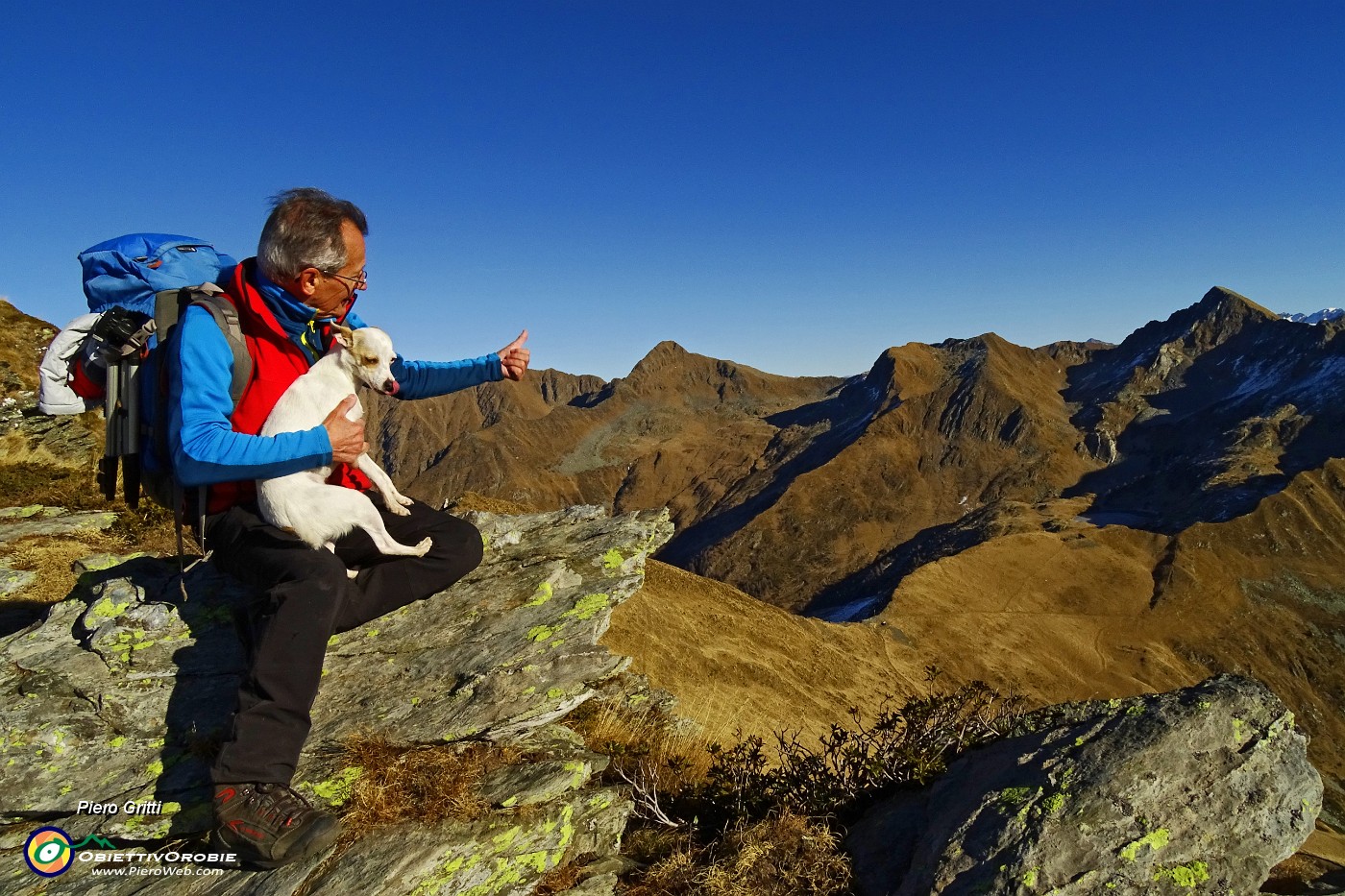 28 In cresta dal Passo a Cima di Lemma...vista in Cima Cadelle.JPG -                                